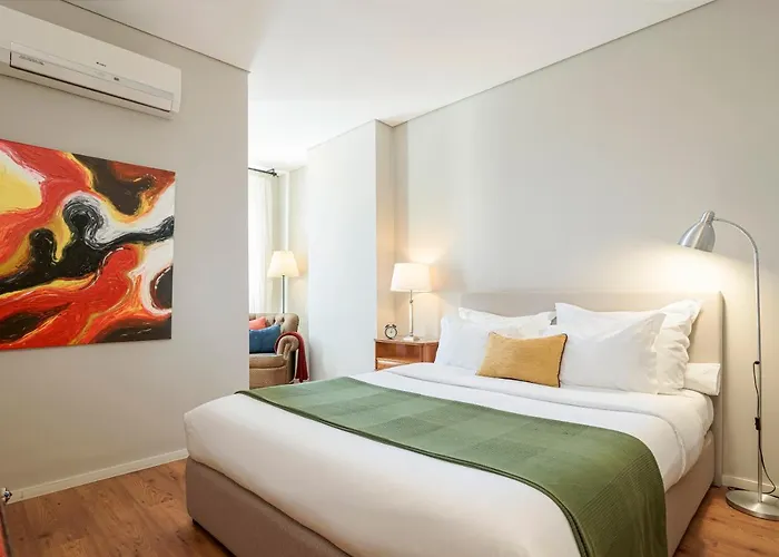 Romantic hotel: B The Guest Downtown