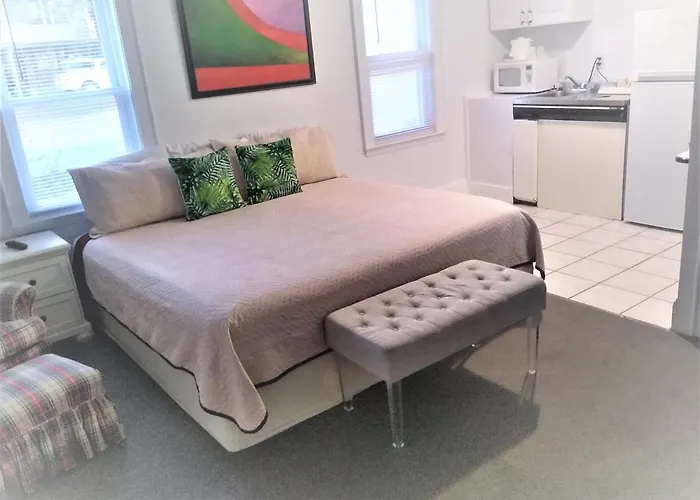 Beach hotel: Holliday Inn Of Folly Beach