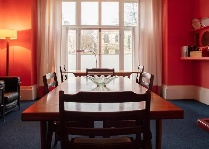 Luchthavenhotel: Square Tree House Hotel