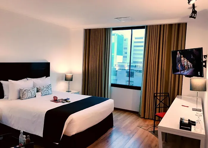 El Polo Hotel & Suites