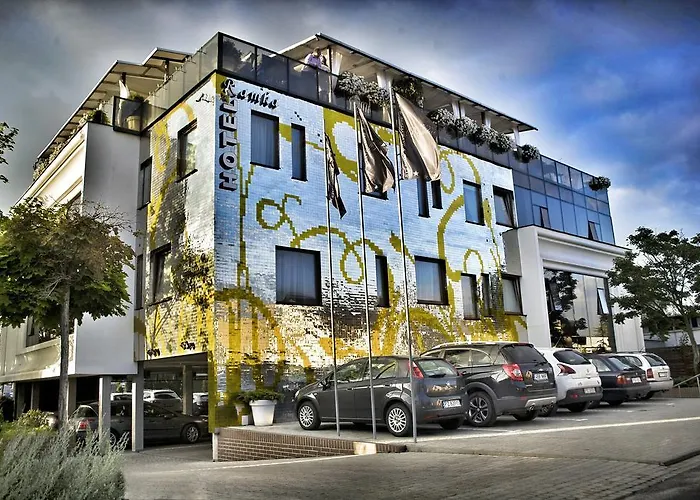 Ramka & Restaurant & Wine Bar