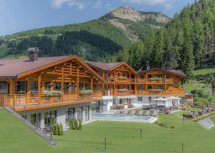 Luxury hotel only: Hotel Rodella