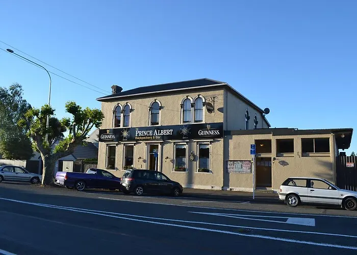 Prince Albert Backpackers & Bar