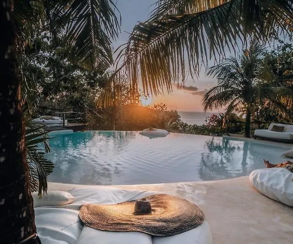 Hotels With Four Stars La Cabane