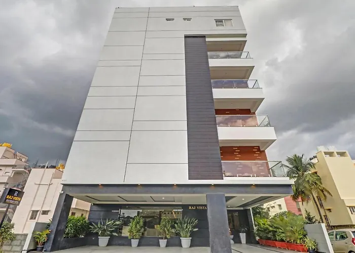 Hotel: Treebo Premium Raj Vista Global Village
