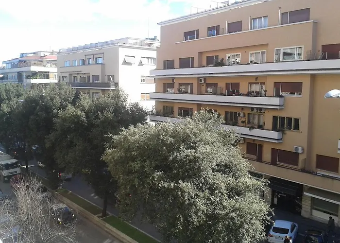 Romantic hotel: Romantic Holiday Rome B&B
