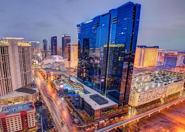 Hotel Jacuzzi: Suites At Elara Las Vegas Center Strip-No Resort Fees