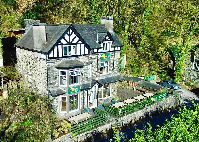 Hostel: The Vagabond Bunkhouse