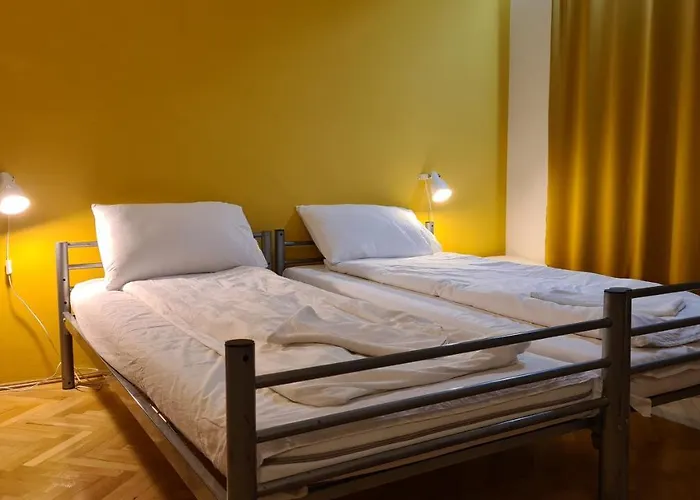 Hostel: Sleep Inn Hostel