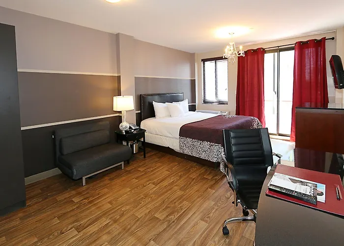 Family Hotel: Hotel Vetiver / Manhattan Skyline