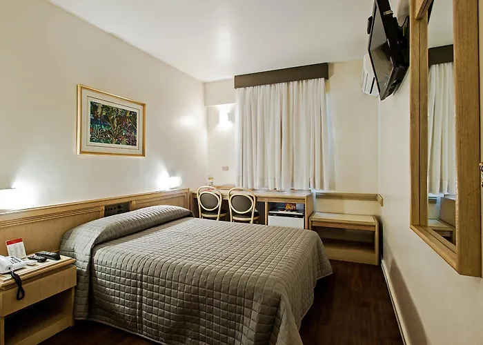 Trevi Hotel E Business