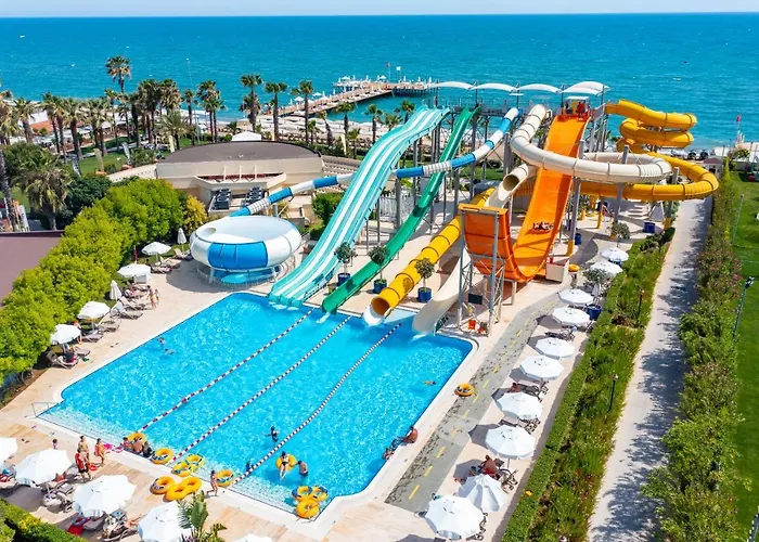 Bellis Deluxe Hotel & Heated For Winter Aqua Park