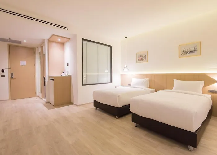 Boutique hotel only: Madison Bangkok Hotel