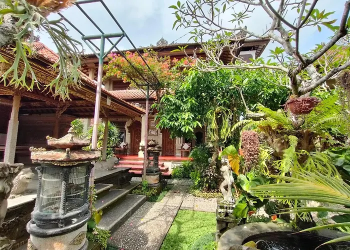 Beach hotel: Tungeh Inn