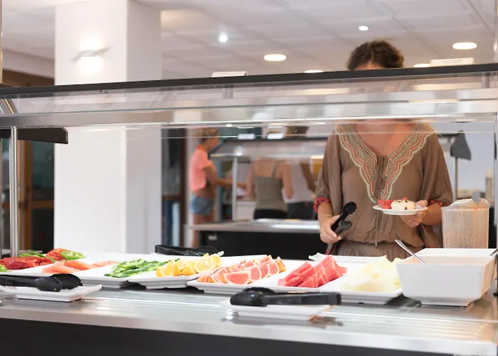 Hotel with pool: Ona Palm Beach