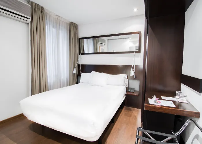 Hotels with pool Petit Palace Arana Bilbao