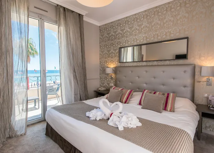 Resort: Hotel Le Royal Promenade Des Anglais