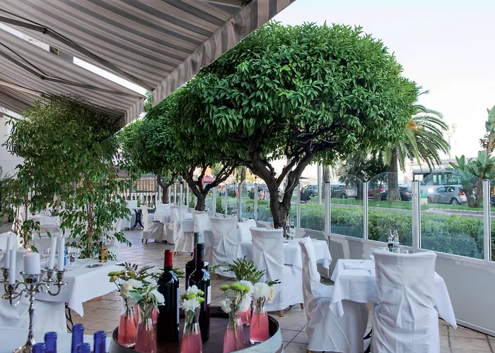 Resort: Hotel Le Royal Promenade Des Anglais