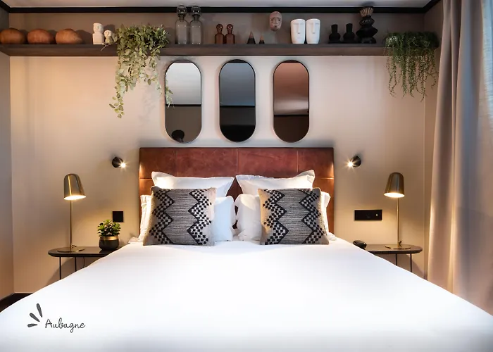Hotels With Four Stars Maisons Du Monde & Suites - Marseille Vieux Port