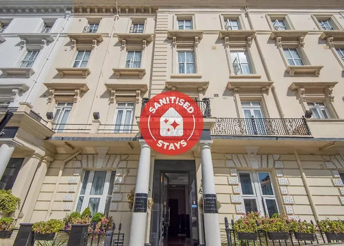Huttons , Victoria London