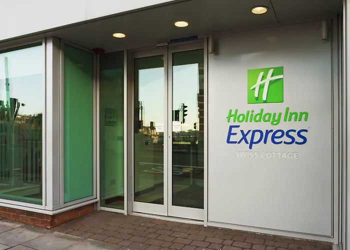Hotels with tennis Holiday Inn Express London-Swiss Cottage