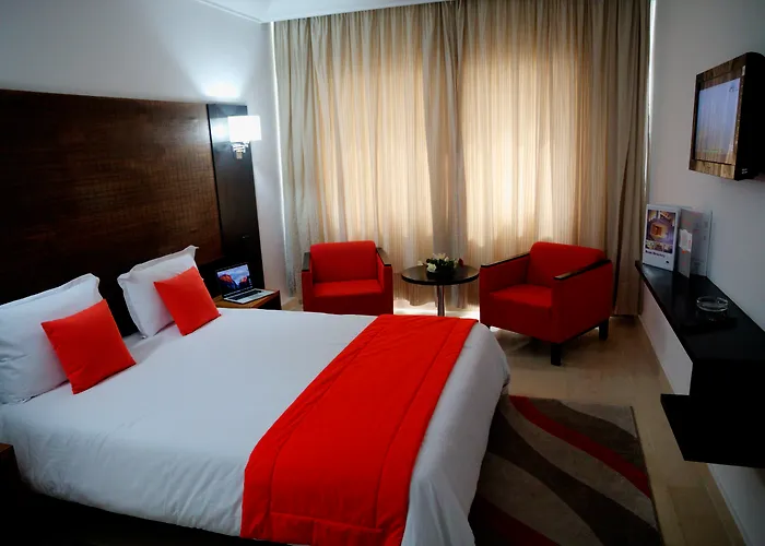 Hôtel de l'aéroport: hôtel LE PACHA