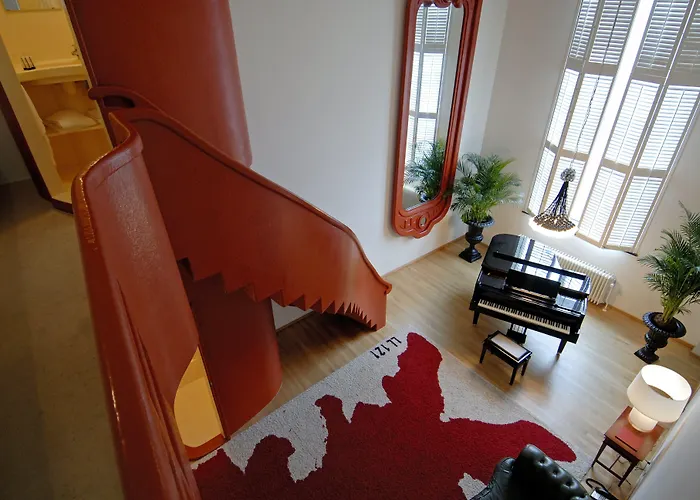 Central hotel: Lloyd Hotel