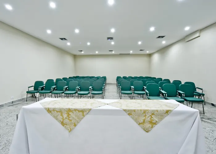 Hotel de praia: Hotel Golden Park Curitiba By Nacional Inn