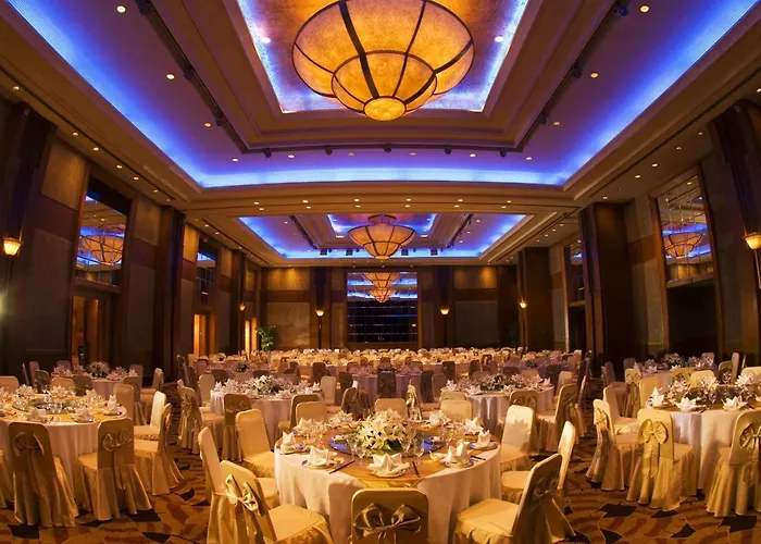 Luxury hotel only: Hilton Chongqing