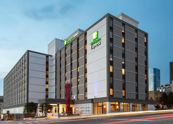 Holiday Inn Express -Downtown - Broadway By Ihg