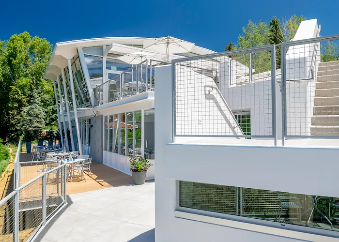 4 star hotel: Aspen Meadows Resort