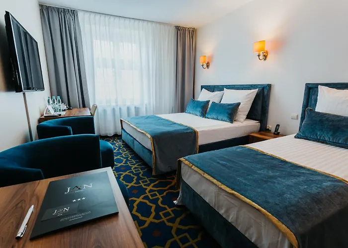 Hotels Close to Airport Jan