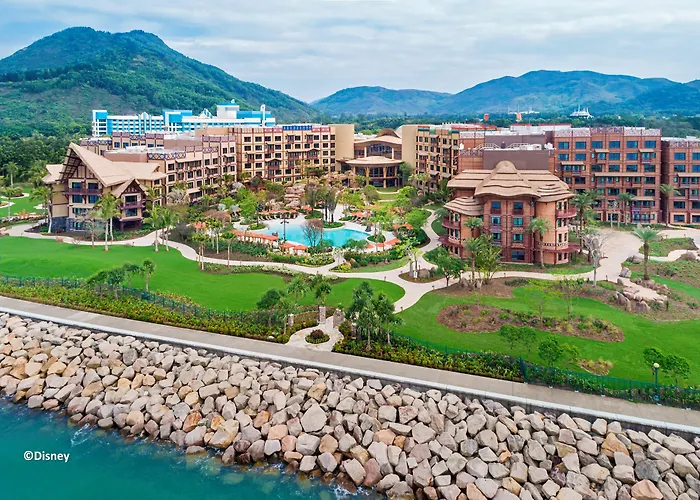 Disney Explorers Lodge