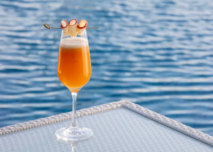 Avani Plus Palm View Dubai Hotel & Suites