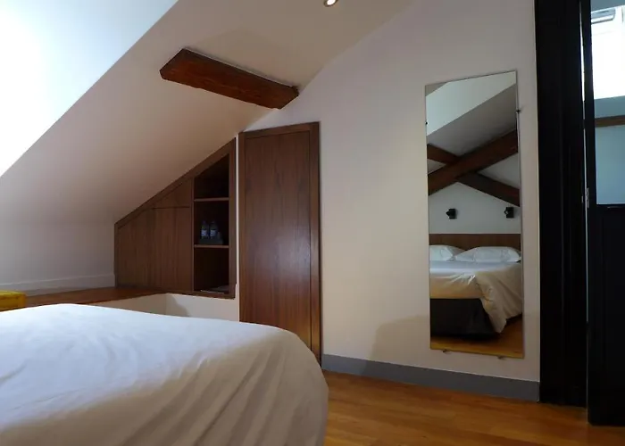 Central hotel: Les Versaillaises