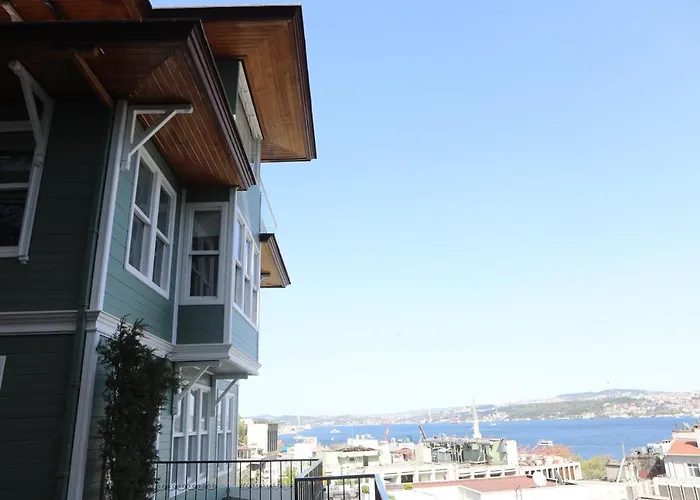 Hotels with pool Loop Bosphorus Istanbul