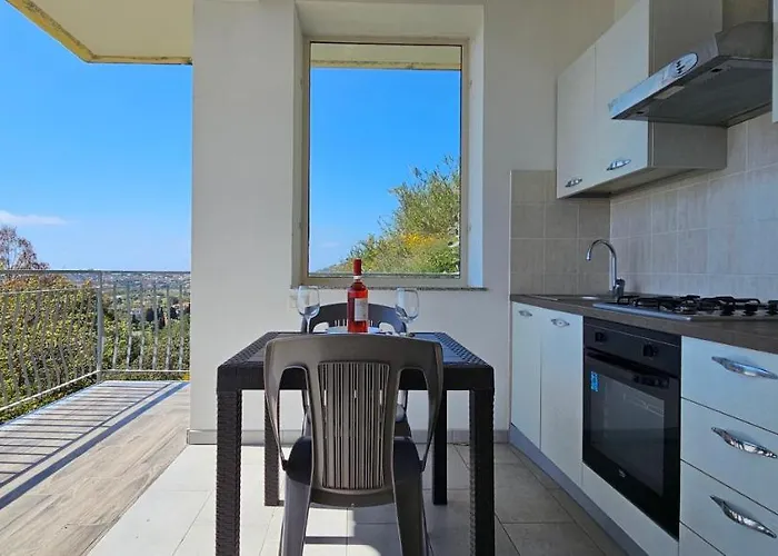 Albergo economico: Naturamare Apartments - Piscina Idromassaggio Con Vista Mare Aperta Fino Alle Ore 22-00