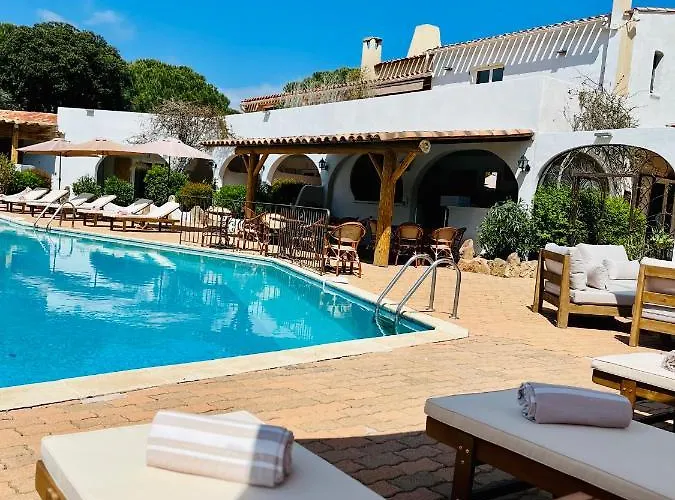 Hotel with pool: Hotel Palombaggia