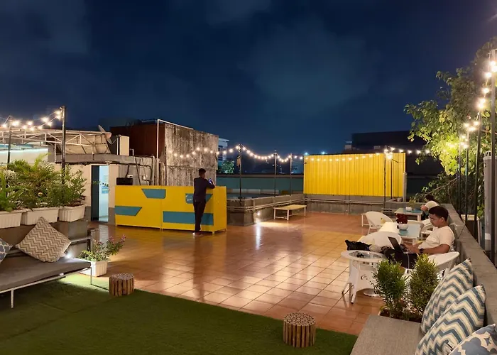 Hostel: Locomo Hostel Og - Stay Work Eat