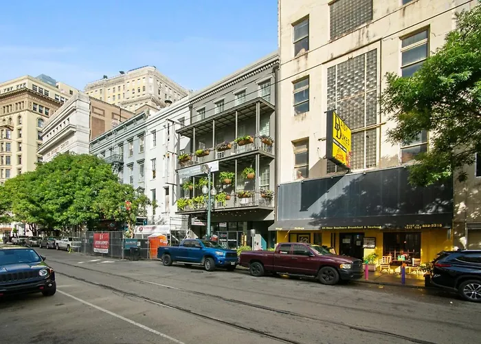 Dog friendly hotels Roami At Bourbon Place
