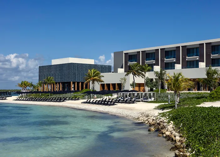 Pet Friendly hotel: Nizuc Resort & Spa