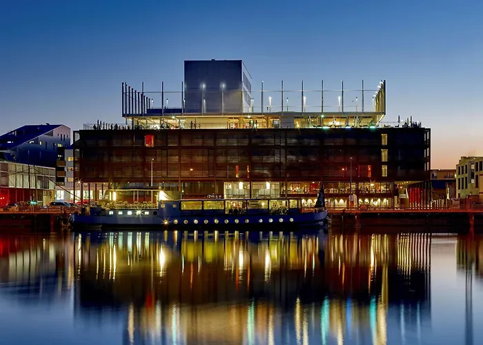 Central hotel: Radisson Blu Hotel Bordeaux