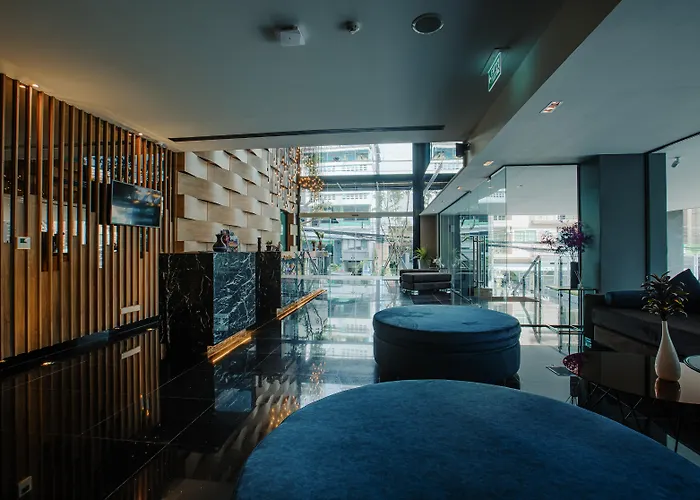 Hôtel Jacuzzi: Rak Elegant Hotel Patong