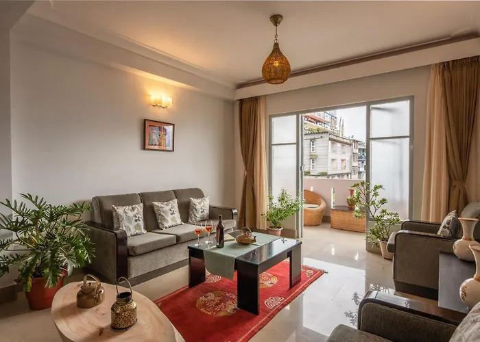 Private Villa: Stayvista's Mystic Nest: Mountain View Apartment with Modern Amenities