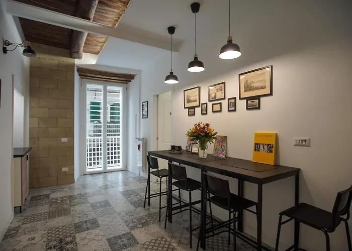 Hotel familiare: Cartoline di Napoli