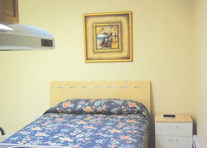 Guest house: Urban Living Suites
