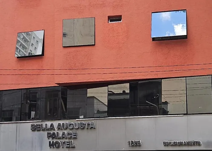  Bella Augusta