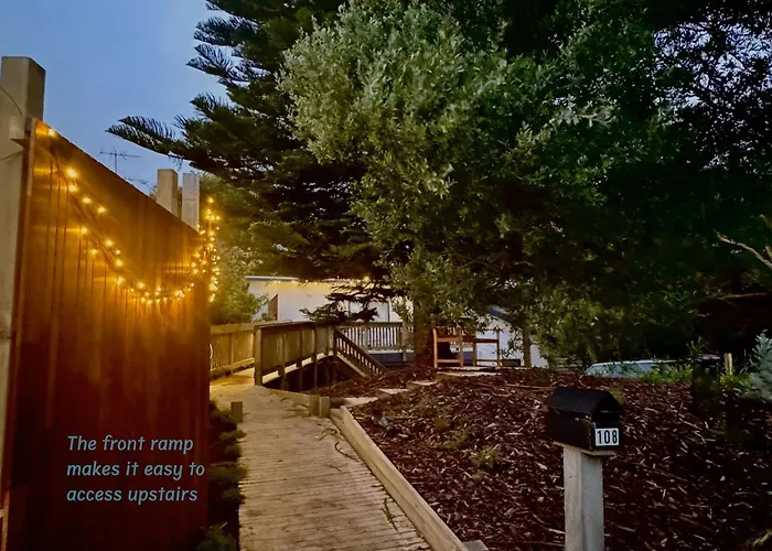 Pet Friendly hotel: Peaceful Places - Surf Side, Linen, Pets, Wifi