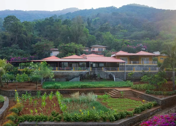 Ekam Lake House By Stayvista With Mountain & Lake Views, Outdoor Jacuzzi, Sauna, Modern Amenities & Kitchen Garden
