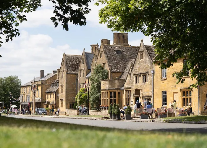 Dog friendly hotels Lygon Arms